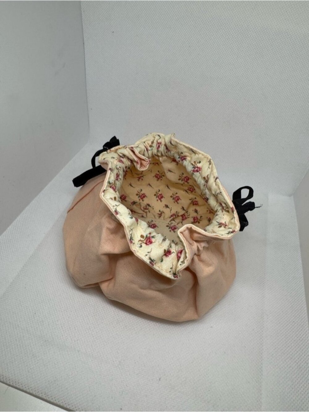 Gucci Beauty Cosmetic Pouch Set of 2 Pink & Beige Drawstring Bags 0892 - Picture 6 of 14